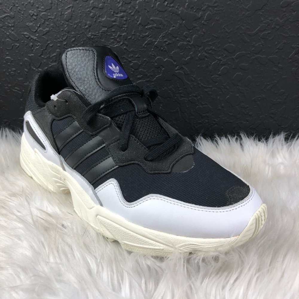 ADIDAS ORIGINALS YUNG 97 boys size 4
